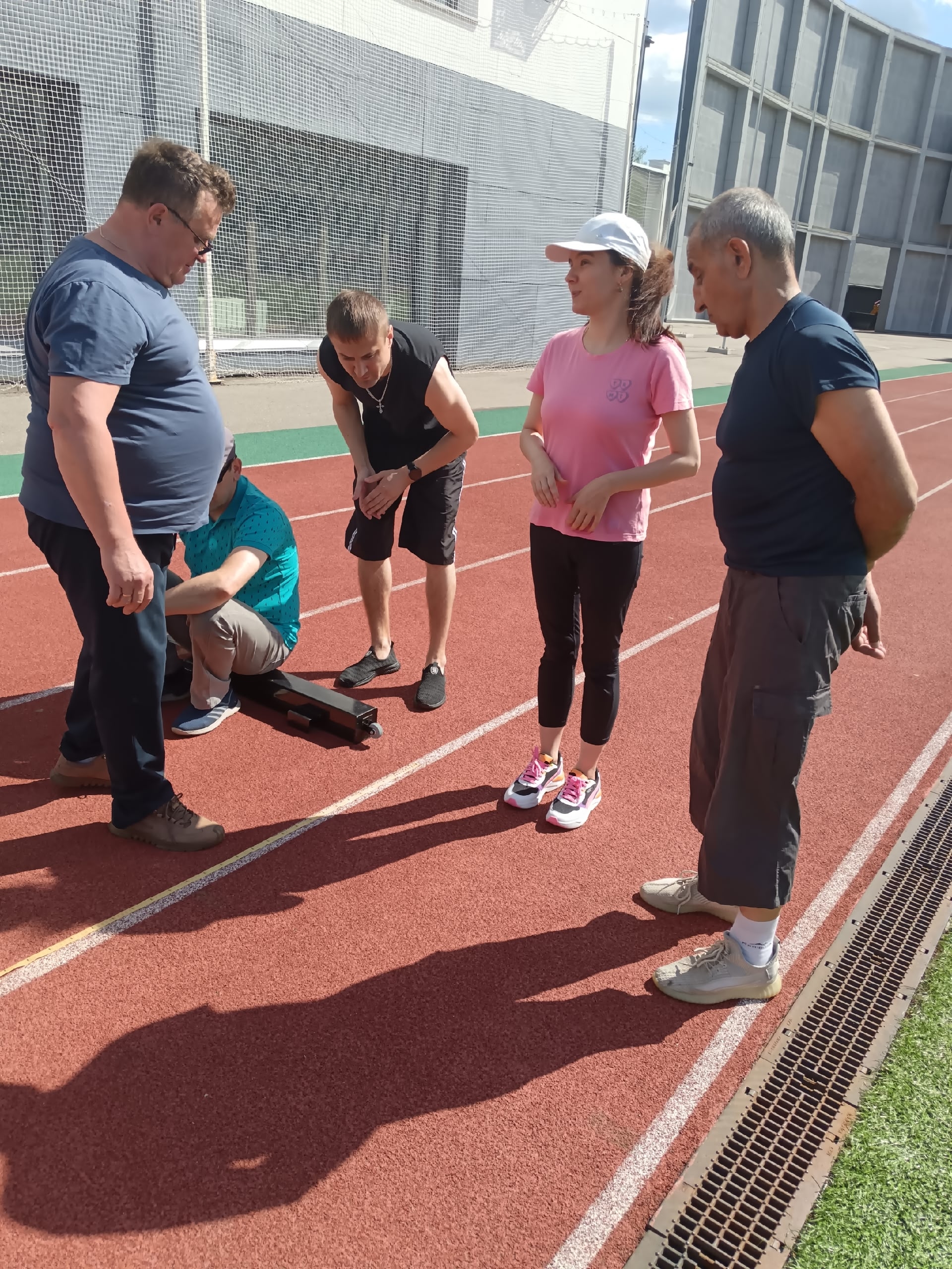 ✅👟🧢⚽ Готовимся к городской спартакиаде. Разминка, бег и прыжки  в длинну.