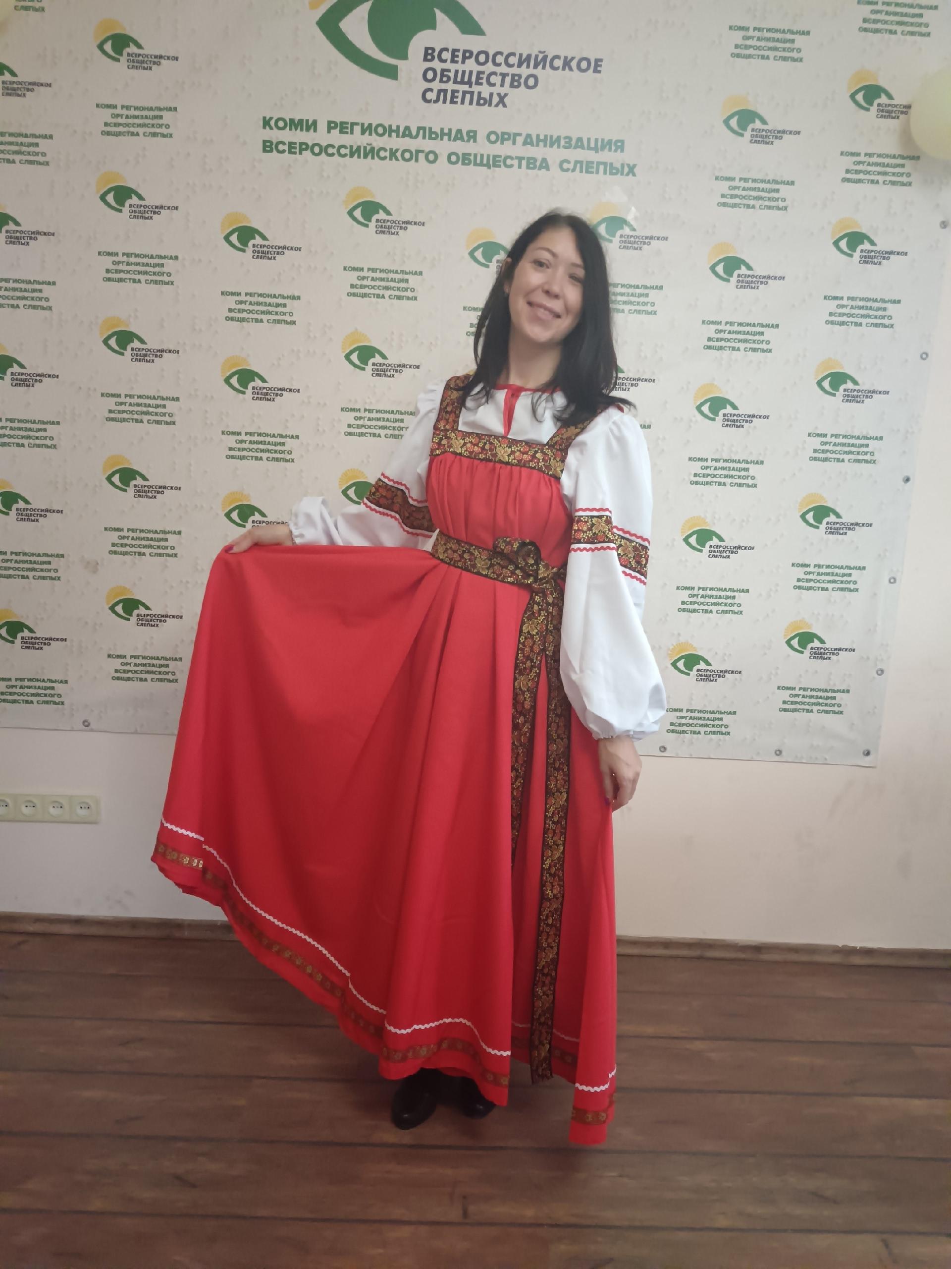 Участница в русском народном платье